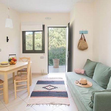 Mylos Apartments Gialova Exterior foto